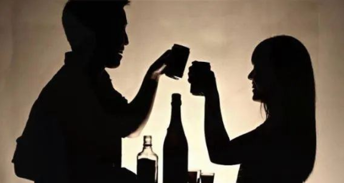 王平聚律師：醉酒后強行與他人發(fā)生性關(guān)系，如何定罪?